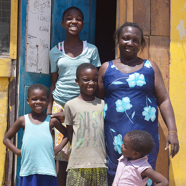 Faustina en haar gezin uit Ghana