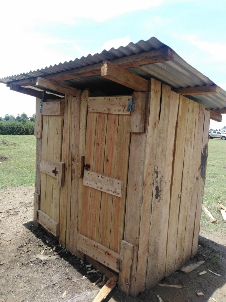 Nieuwe toiletten in het Compassion-project in Mogor, Kenia.