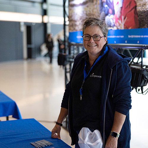 Foto van Compassion-ambassadeur Marianne tijdens een evenement