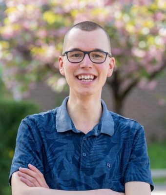 Foto van Boris, vertaalambassadeur voor Compassion Nederland.