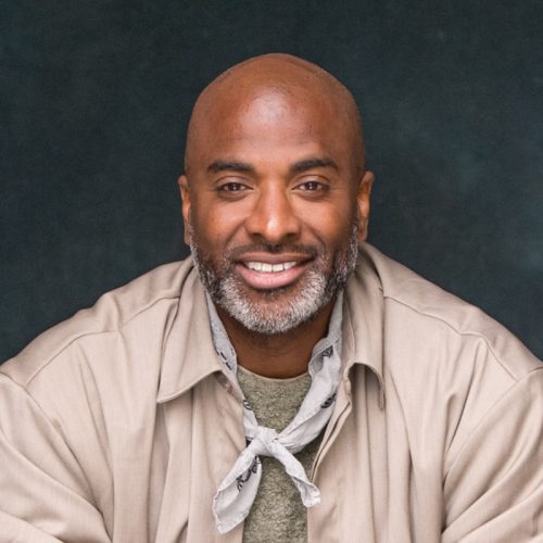 Foto van zanger Dwight Dissels.